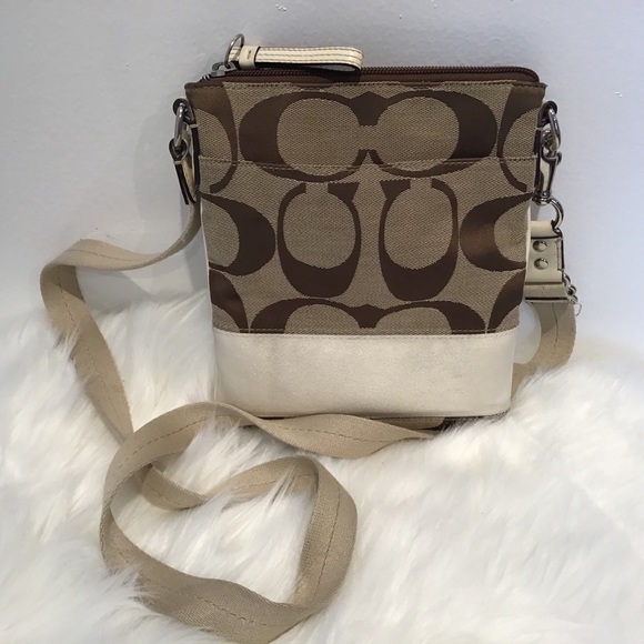 COACH SIGNATURE CROSSBODY BAG